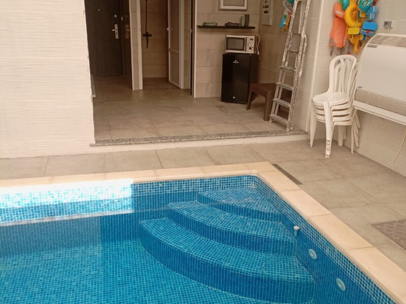 Appartement F2 avec piscine couverte