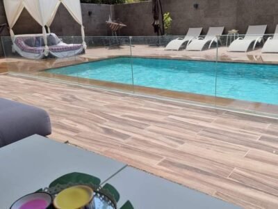 appartement en rez-de jardin avec piscine privative et 3 chambres
