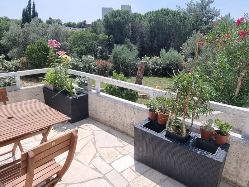 Charmante maison avec jardin privé et piscine sans vis à vis