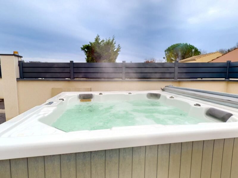 Villa Architecte luxe jaccuzi piscine Sud de France