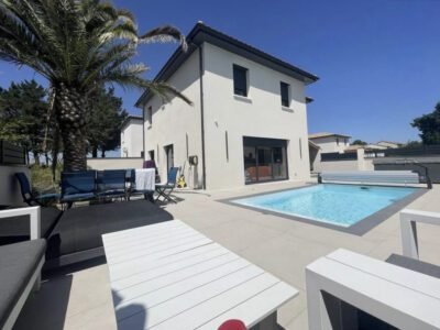Villa Architecte luxe jaccuzi piscine Sud de France