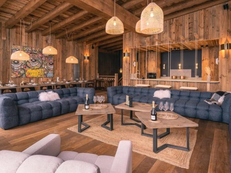 Chalet 15 personnes avec piscine salle de jeux ciné à Meribel