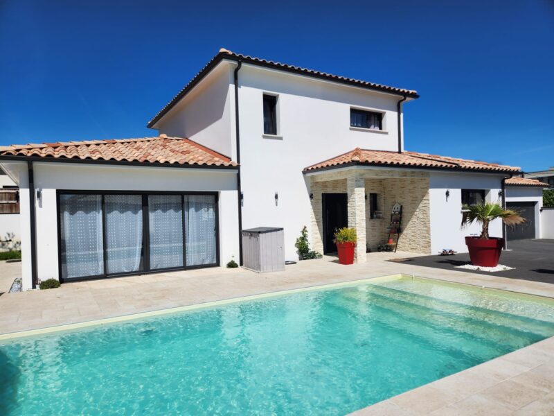 Villa bordeaux piscine, jacuzzi et sauna