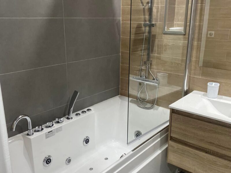 Appartement F4 avec piscine couverte ALGER (ouled chebel)