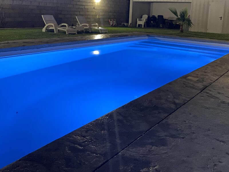 Villa piscine sans vis-à-vis Codognan (30)