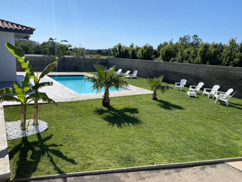 Villa piscine sans vis-à-vis Codognan (30)
