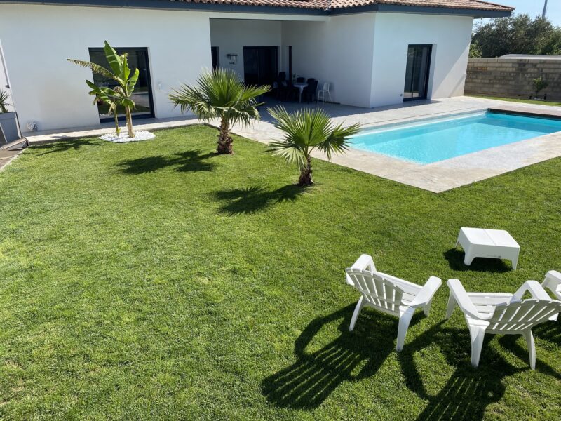 Villa piscine sans vis-à-vis Codognan (30)