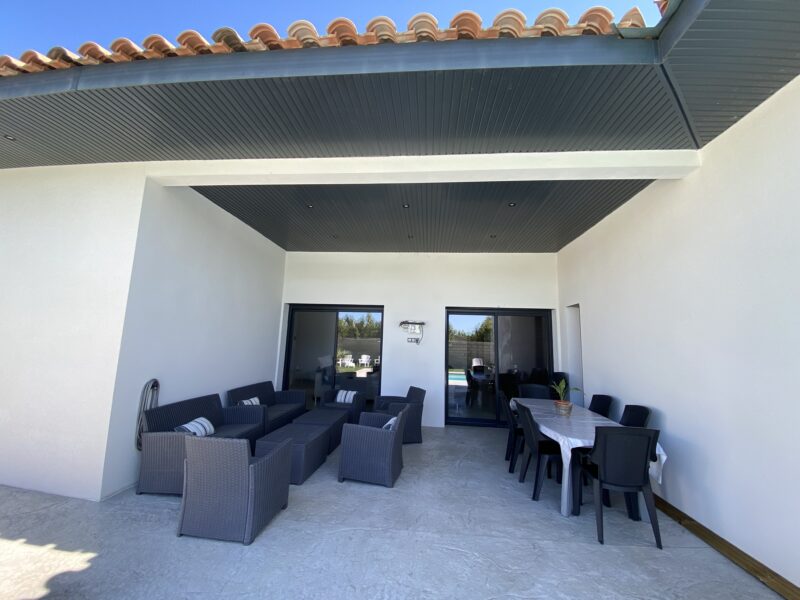 Villa piscine sans vis-à-vis Codognan (30)