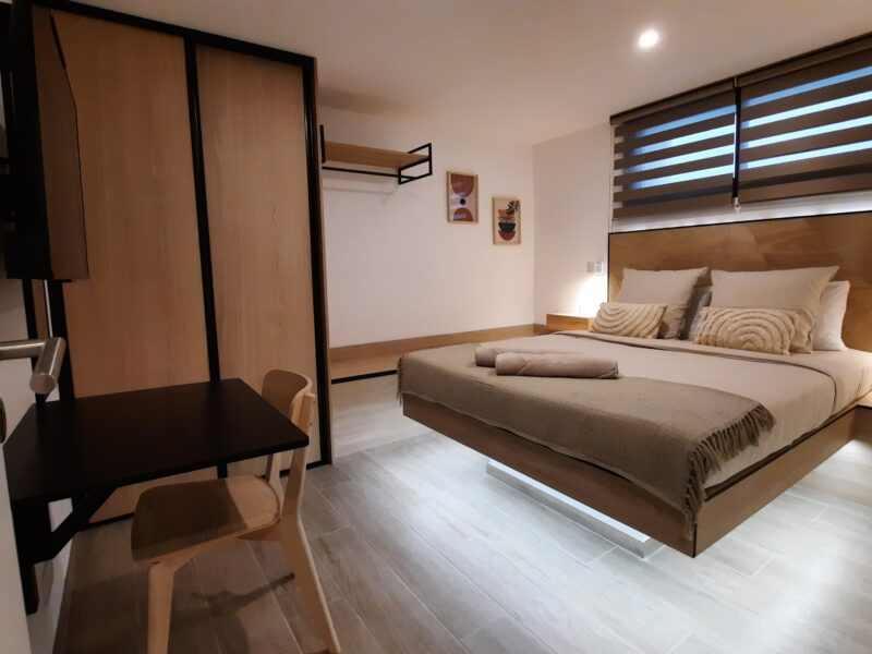 Bas de villa avec piscine effet miroir sans vis-à-vis