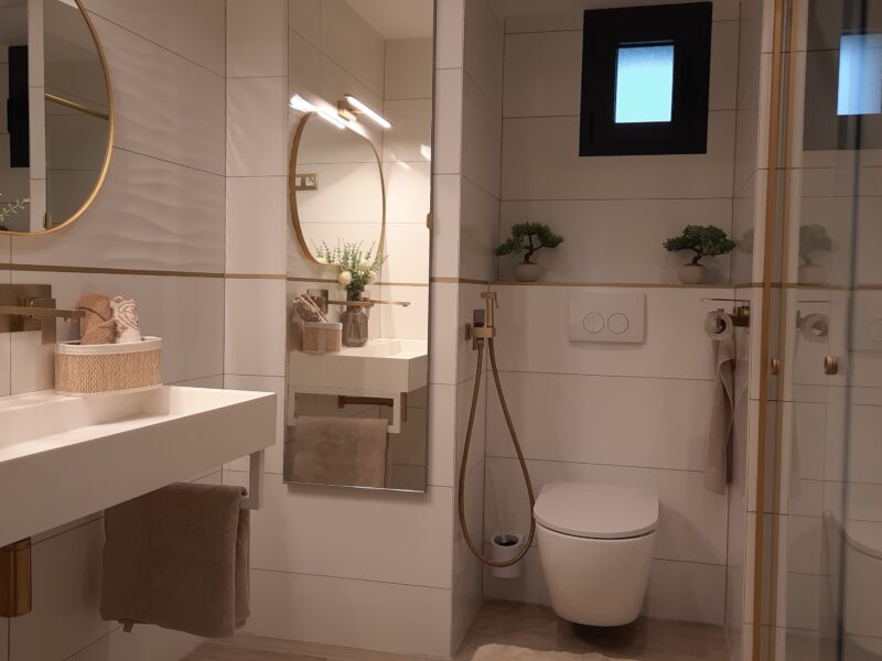 Bas de villa avec piscine effet miroir sans vis-à-vis